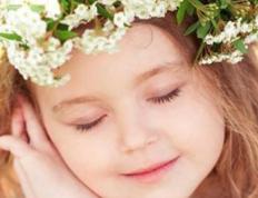 八字五行缺木的殷姓女孩怎么取名，楚楚动人的姓殷属木女宝宝名字推荐