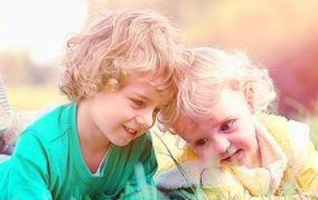 屏幕截图 2025-10-16 104534.jpg 八字五行缺金的左姓男孩取名,安居乐业的姓左属金男宝宝名字推荐