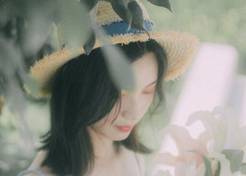 屏幕截图 2025-11-06 102559.jpg 张扬明艳,潇洒自在的2025年12月21日出生的宝宝名字